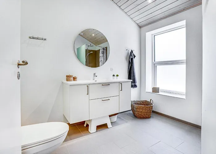 Holiday home Beautiful In With Kitchen Romo