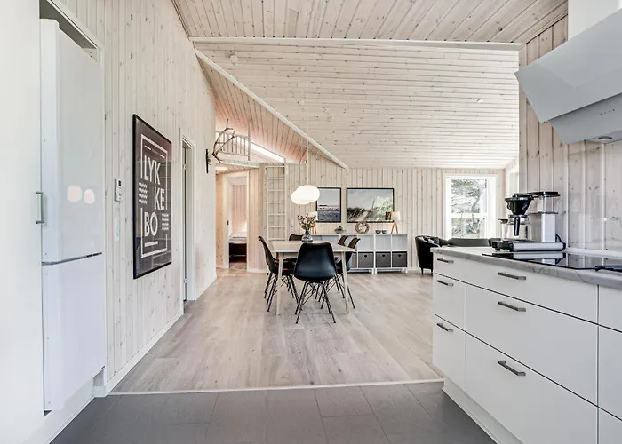 Beautiful In With Kitchen Holiday home *