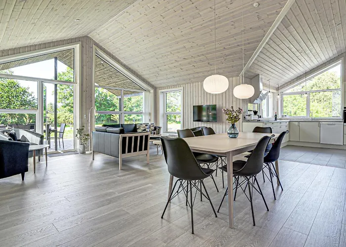 Beautiful In With Kitchen Holiday home