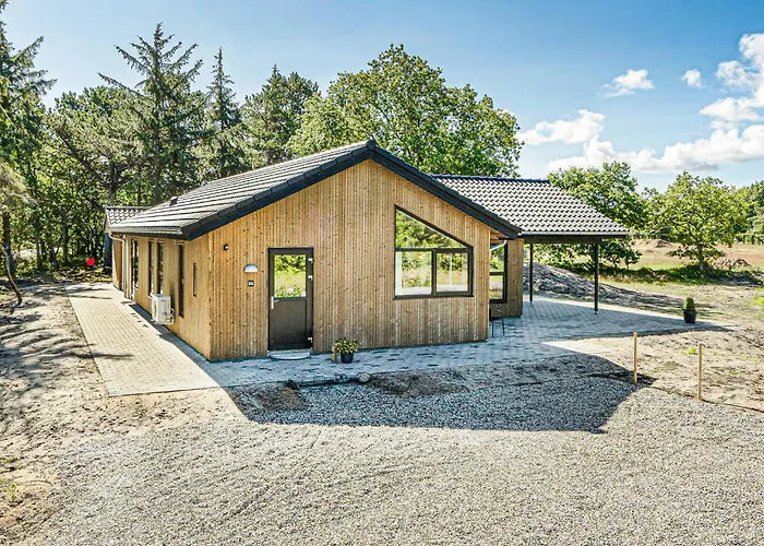 Holiday home Beautiful In With Kitchen