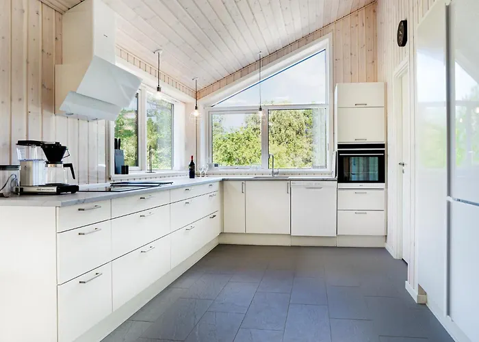Beautiful In With Kitchen Holiday home *